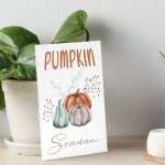 3 citrouilles et le texte Pumpkin Season